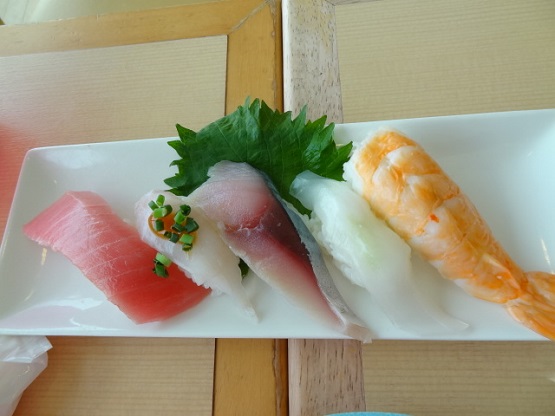 ★魚忠★　千種区　回転寿司