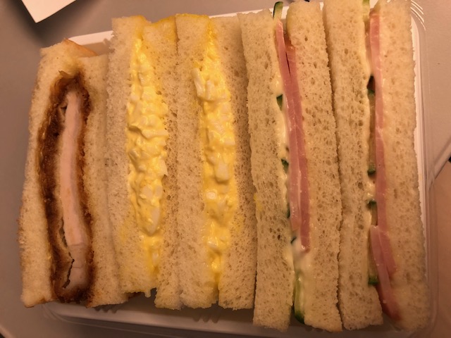 ★新幹線でのサンドイッチ★